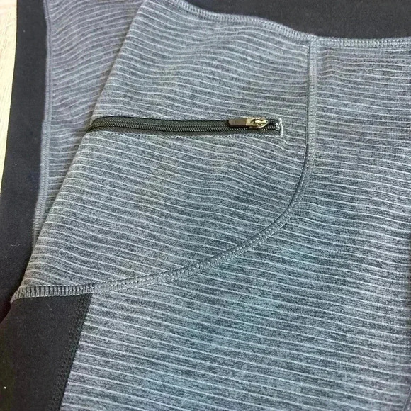 Zella gray striped, black leggings with zippered pockets size S - Picture 3 of 5